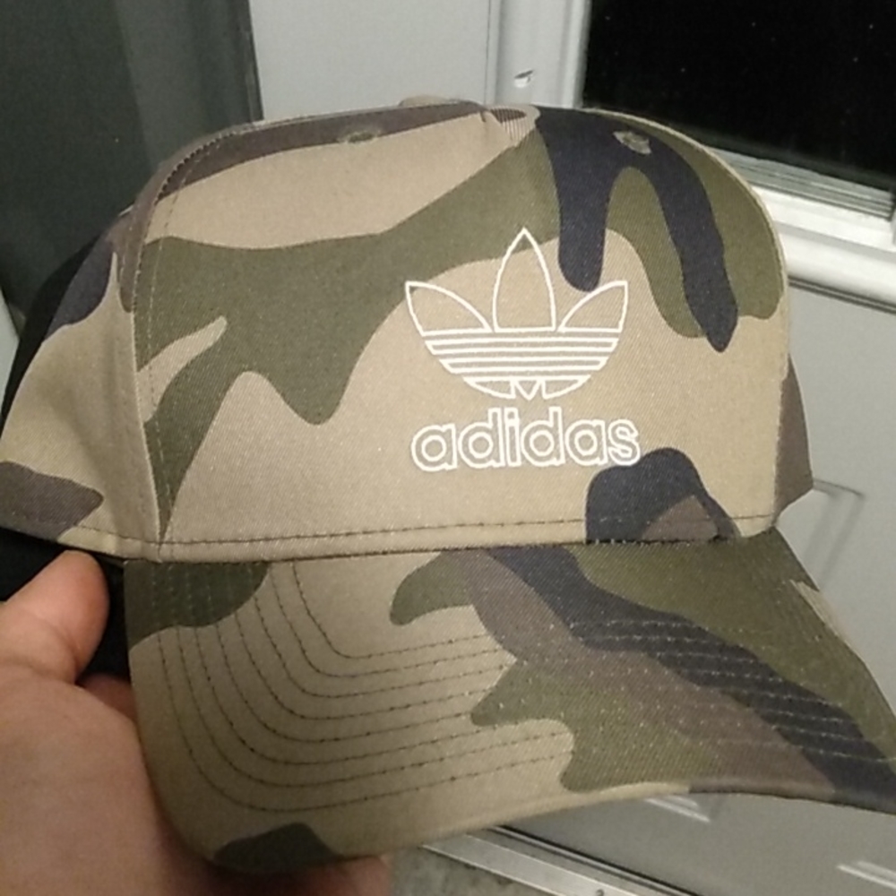 Vintage East Coast college sports snapbacks. - Picture 4 of 17